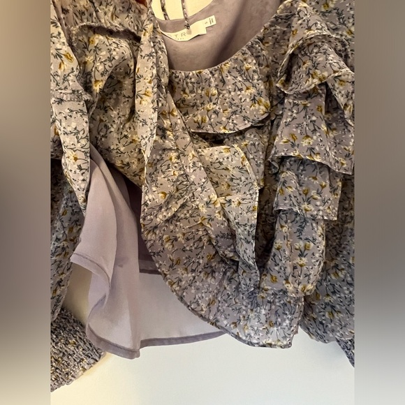 ASTR Ruffle Shirt - Picture 6 of 8